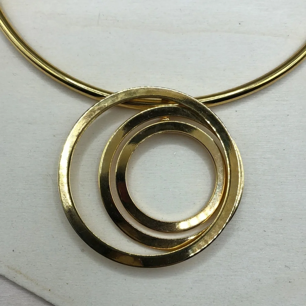 Gold tone modernist geometric cuff collar necklace-retro style costume jewelry.